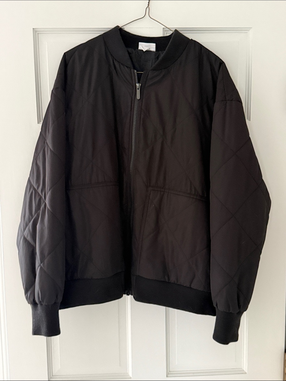 NWOT! Women’s Zella Quilted Bomber Jacket - Deep Black
